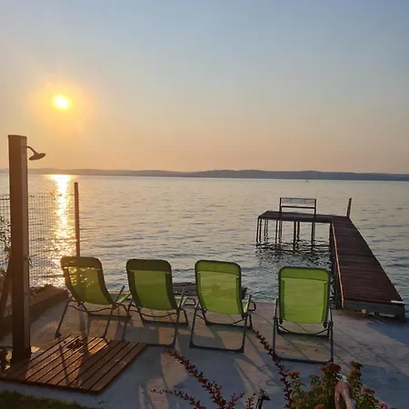 Flamingo Holiday home Balatonszarszo