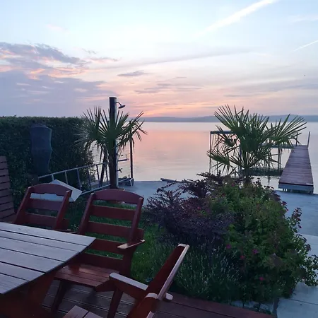 Flamingo Holiday home Balatonszarszo